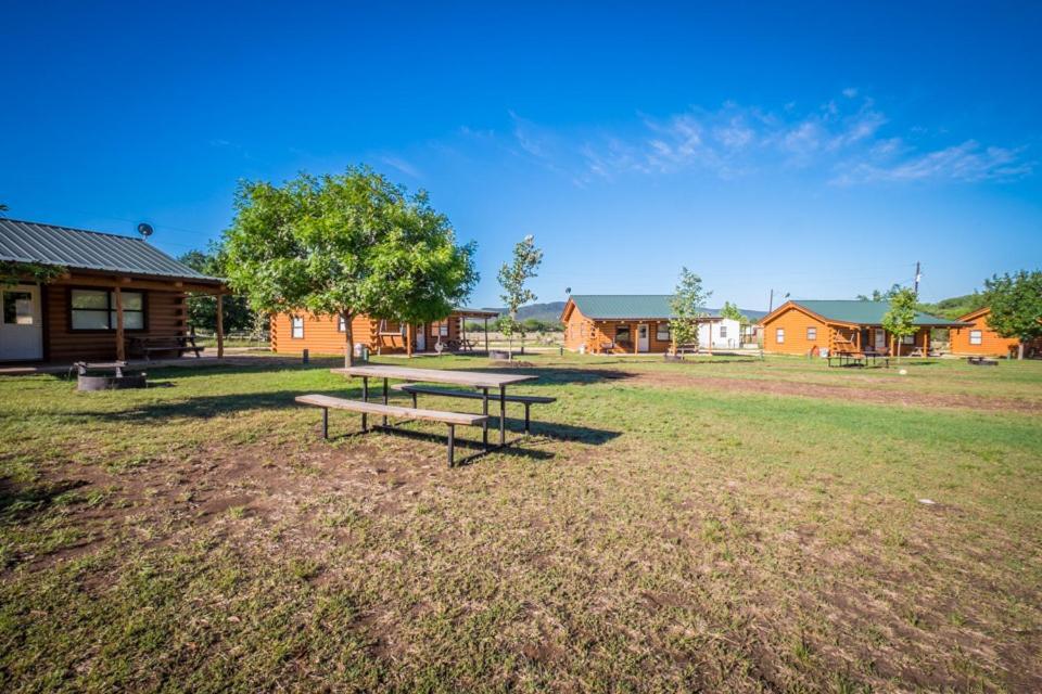 River Bluff Cabins Rio Frio Szoba fotó